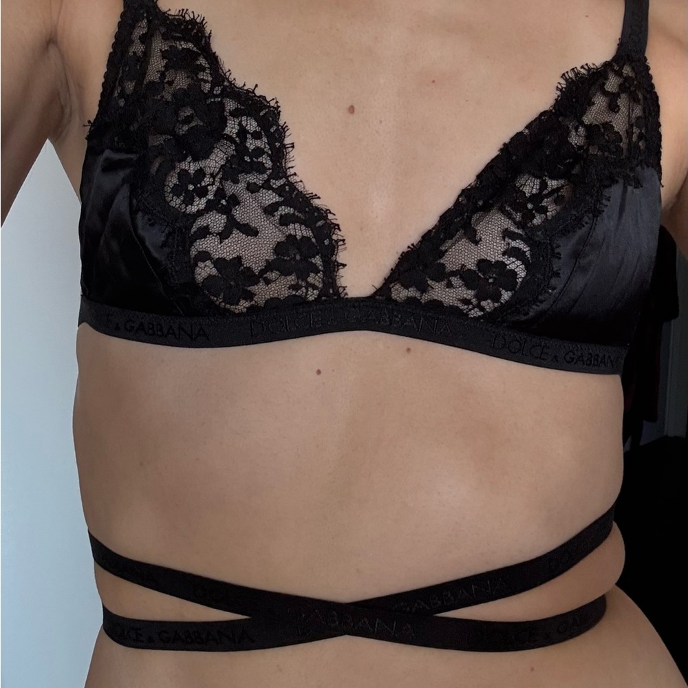Dolce & Gabbana Black Lace Bra with Floral Detailing